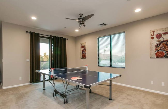 Luxe 4 Bdrm W/pool and Spa on Golf Course Lot! - Photo 35