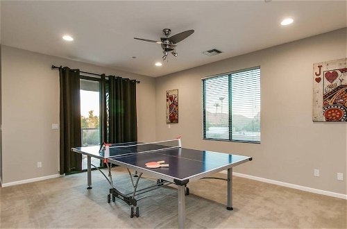 Photo 2 - Luxe 4 Bdrm W/pool and Spa on Golf Course Lot