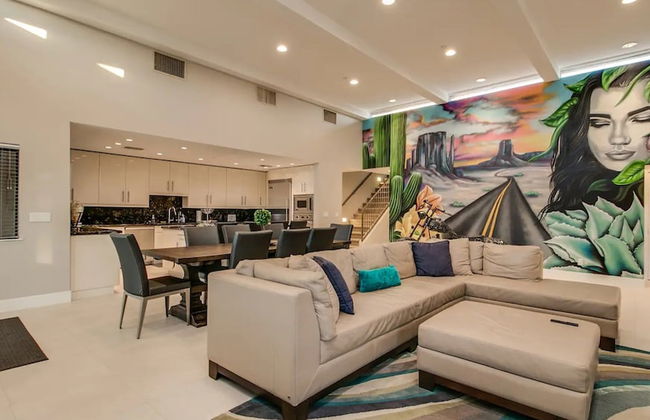 Luxe 4 Bdrm W/pool and Spa on Golf Course Lot! - Photo 17