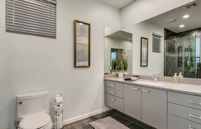 Luxe 4 Bdrm W/pool and Spa on Golf Course Lot! - Photo 24