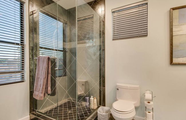Luxe 4 Bdrm W/pool and Spa on Golf Course Lot! - Photo 22