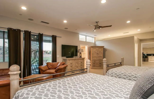 Luxe 4 Bdrm W/pool and Spa on Golf Course Lot! - Photo 5