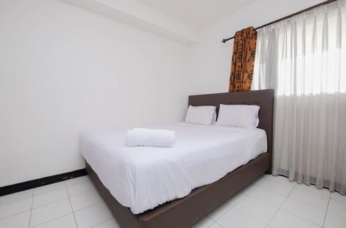 Photo 3 - Nice And Elegant 1Br At The Wave Kuningan Apartment