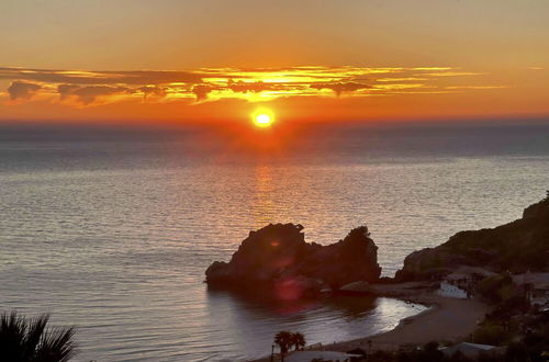 Foto 13 - Luxury Loft Apartment With Pool - Pelekas Beach, Corfu