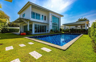 Photo 1 - Modern 3 bedroom Pool Villa PG19