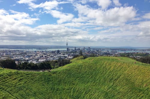 Photo 10 - Modern 3 Bedroom Apartment in Auckland