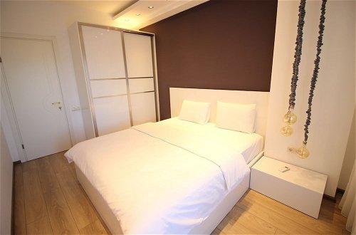 Photo 9 - Maxela Rooms & Suites