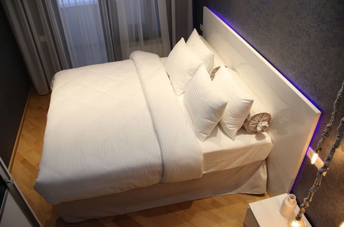 Photo 4 - Maxela Rooms & Suites