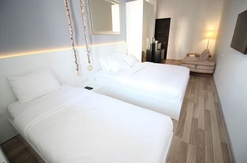 Photo 7 - Maxela Rooms & Suites