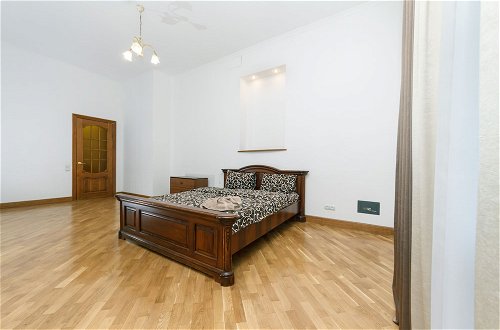 Photo 8 - 4 bedroom apartment at the Palace of Sport