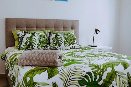 Photo 3 - The Palm Leaf Apartments