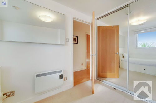 Photo 1 - 2 Bed &1 Bath Apartment in Canary Wharf