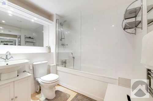 Photo 9 - 2 Bed &1 Bath Apartment in Canary Wharf