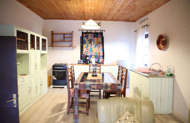 Tea House BnB Apartment - Photo 9