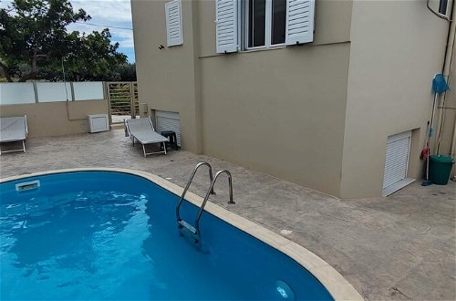 Foto 31 - Villa Cool with Private Pool