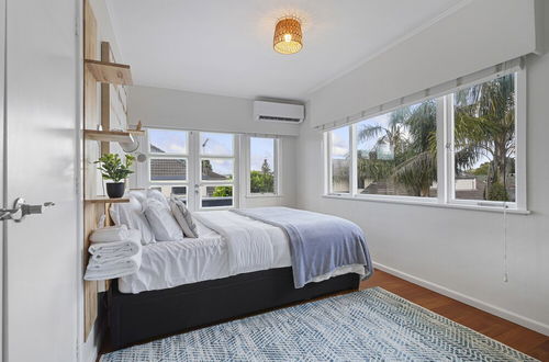 Photo 11 - Amazing Home By Beach - Aircon-ed