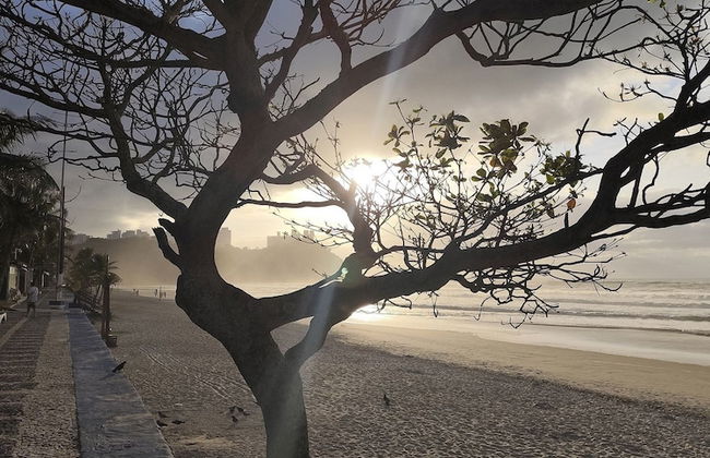 Pé na areia do Guarujá - Praia do Tombo (5-E) - Foto 55