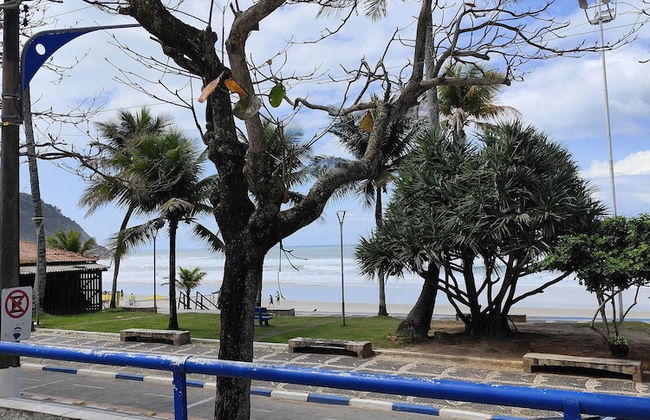 Pé na areia do Guarujá - Praia do Tombo (5-E) - Foto 48