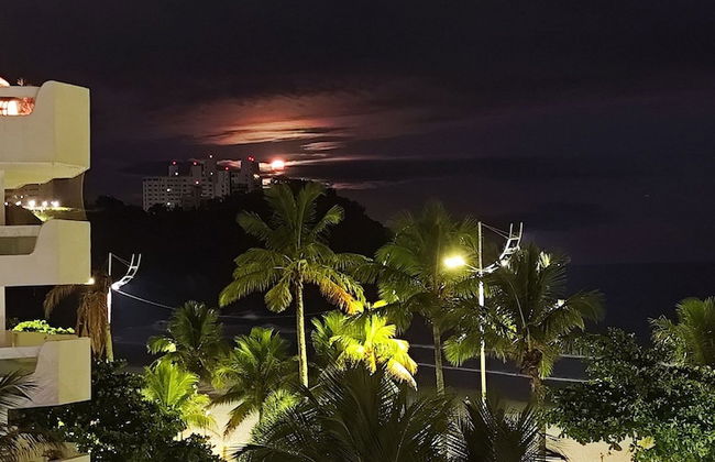 Pé na areia do Guarujá - Praia do Tombo (5-E) - Foto 45