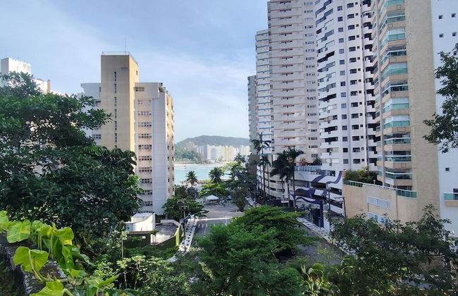 Pé na areia do Guarujá - Praia do Tombo (5-E) - Foto 47