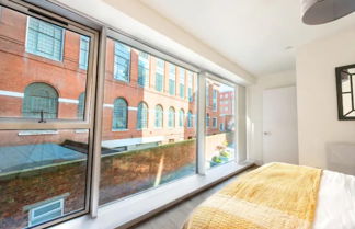 Foto 3 - Brand New, Luxury 1-bed Apartment in Liverpool