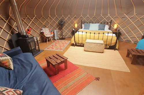 Foto 13 - Stunning Premium Yurt in Kelburn Estate Near Largs