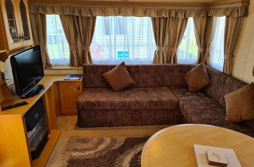 Photo 8 - Caravan for Rent Coral Beach R2v7 Ingoldmells