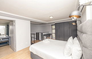 Photo 2 - Modern 1 Bedroom in De Waterkant With Table Mountain Views