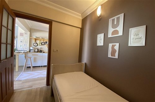 Photo 18 - Flat With City View 5-min to Istiklal in Beyoglu