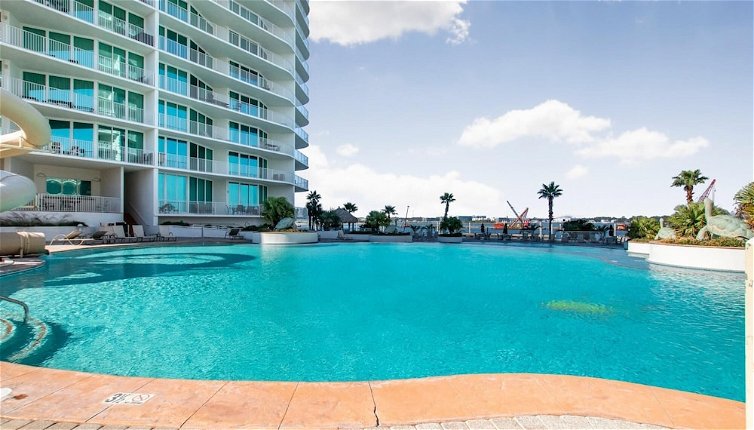 Foto 1 - Sensational Water View Condo With Pools and Marina