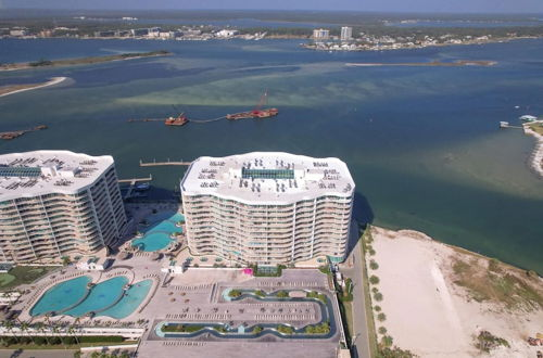 Foto 59 - Sensational Water View Condo With Pools and Marina