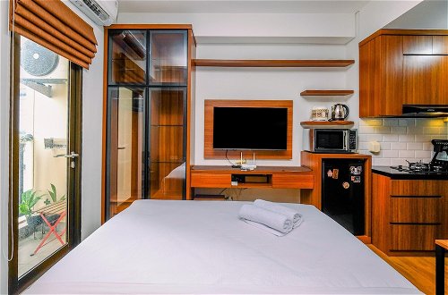 Foto 2 - Minimalist Studio Room At Transpark Cibubur Apartment Near Shopping Center