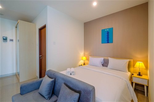Photo 4 - Cozy And Great Choice Studio At Grand Kamala Lagoon Apartment
