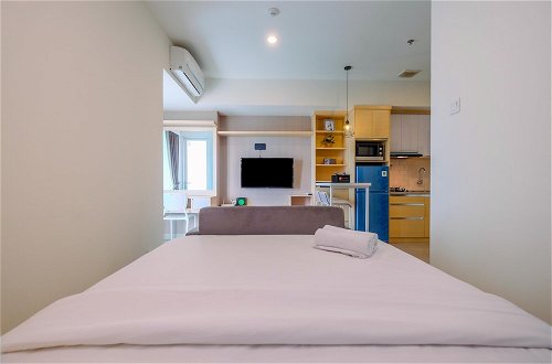 Photo 3 - Cozy And Great Choice Studio At Grand Kamala Lagoon Apartment