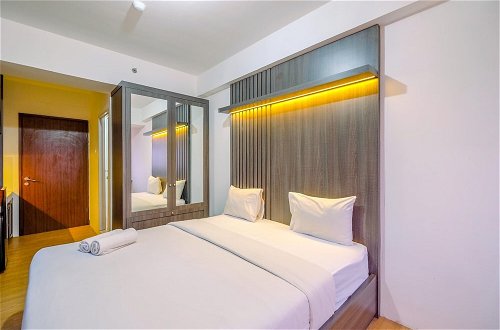 Photo 2 - Warm And Comfort Living Studio Room At Gunung Putri Square Apartment