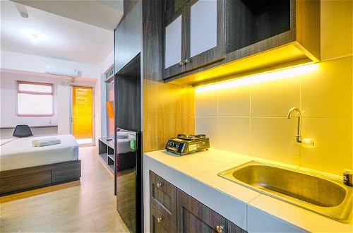 Photo 8 - Warm And Comfort Living Studio Room At Gunung Putri Square Apartment