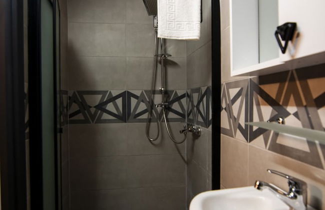 CK BOUTIQUE HOTEL - Photo 9