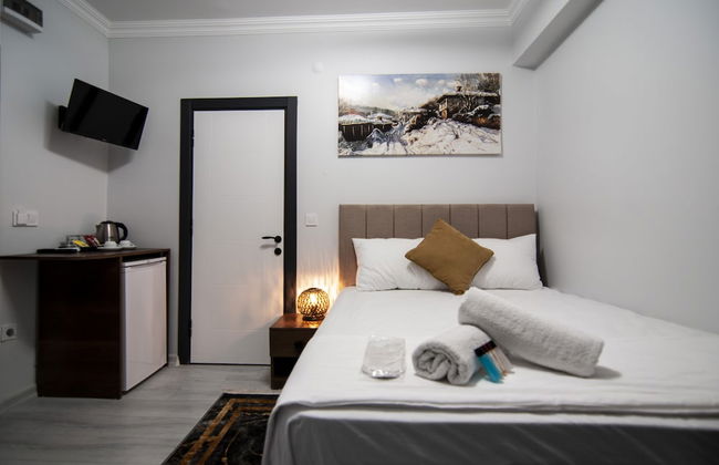 CK BOUTIQUE HOTEL - Photo 8