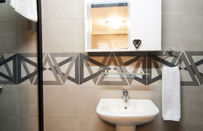 CK BOUTIQUE HOTEL - Photo 10