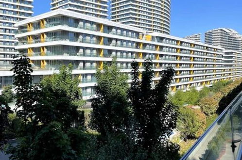 Foto 47 - Brand-new 3 1 Apartment w Terrace Near Mall of IST