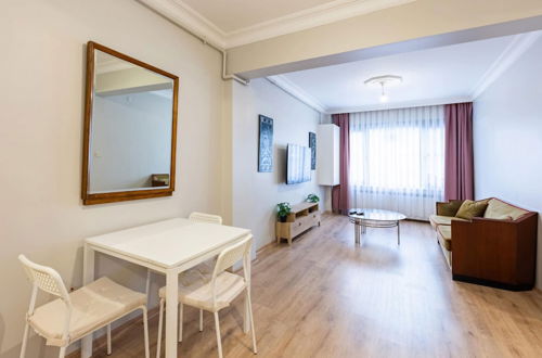 Photo 17 - Lovely Central Flat Near Metro Station in Sisli