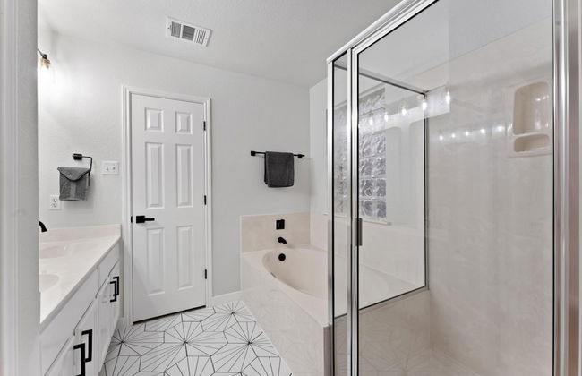 Remote Work Friendly King Beds Fast Wifi 3BR - Foto 35
