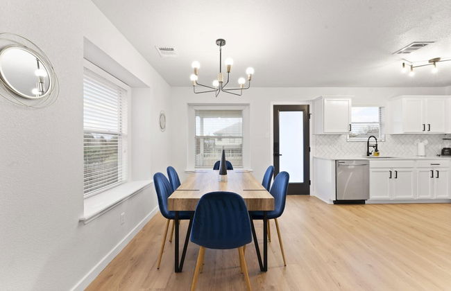 Remote Work Friendly King Beds Fast Wifi 3BR - Foto 29