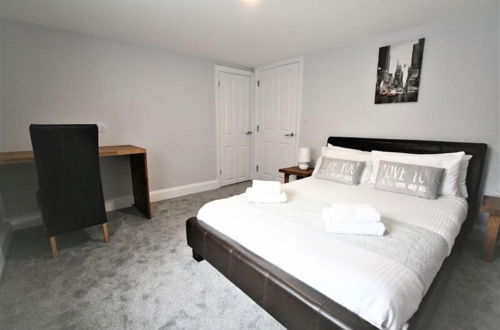 Photo 5 - Friary House Serviced Apartments by Roomsbooked - 24Hr Reception