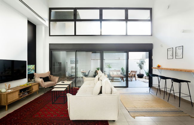 Cozy 2BDR with Parking - Foto 1