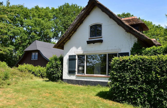 Charming Holiday Home in Hulshorst With Pool - Foto 26