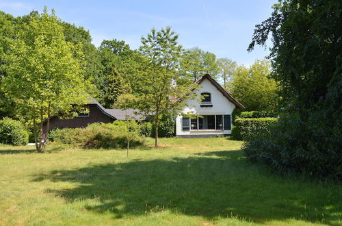 Photo 30 - Charming Holiday Home in Hulshorst With Pool