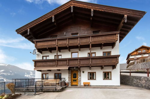 Foto 32 - Farmhouse With Views Over the Zillertal