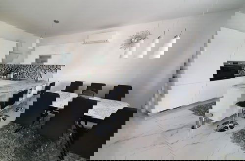 Foto 7 - Kastel Novi Elegant and Stylish Apartment With Terrace and Patio