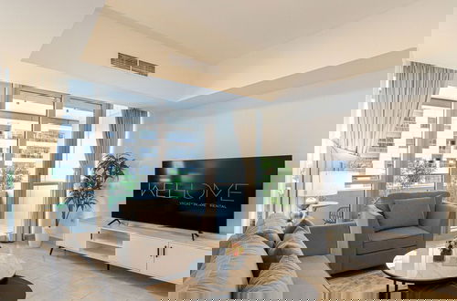 Foto 1 - WelHome - Mesmerizing 1BR Apartment in Damac Waves A